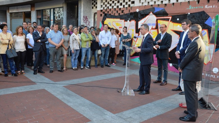 Urkullu pone la regeneración de Coronación como ejemplo de la construcción “barrio a barrio” que propone EAJ-PNV para Euskadi