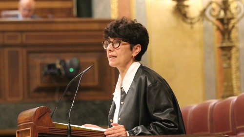 Hirigintzako izapideak  arintzea  etea are segurtasun juridiko handiagoa ematea defendatu du Euskal Taldeak, eta lantaldea eratzea eskatu du etxebizitzaren inguruan izapidetzen ari diren ekimen guztiak aztertzeko 