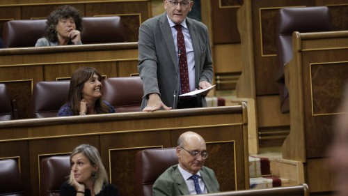 Euskal Taldeak Kongresura eraman ditu Ondarroako arrantzaleen zailtasunak, eta gobernuari exijitu dio euskal ontzidiaren interesak  Europan defenda ditzala eta “arrantzak etorkizuna izaten berma dezala” 