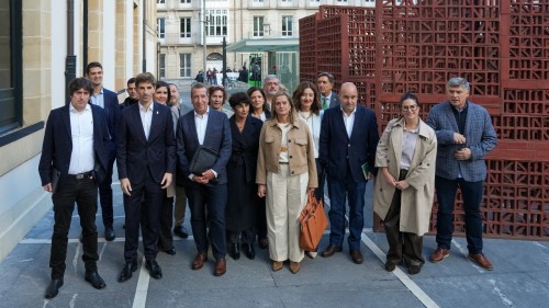 EAJ-PNVk anbiguotasunik gabe gaitzesten ditu indarkeria-adierazpen oro eta indarkeriaren legitimazioa, eta, aldi berean, agintearekiko eta balio komunekiko errespetua exijitzen du